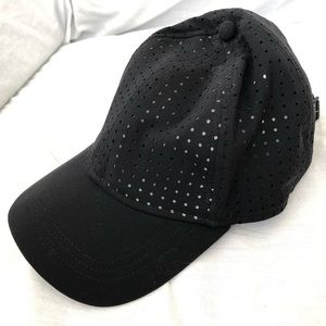 Black Lululemon Hat (Adjustable)